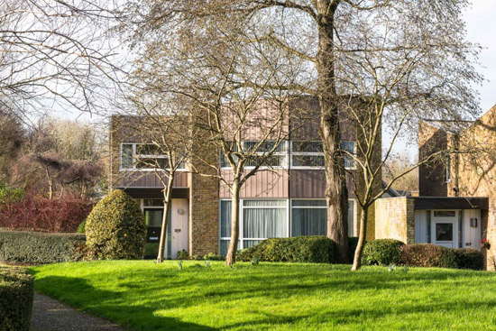 1960s Eric Lyons-designed Span House in New Ash Green, Kent