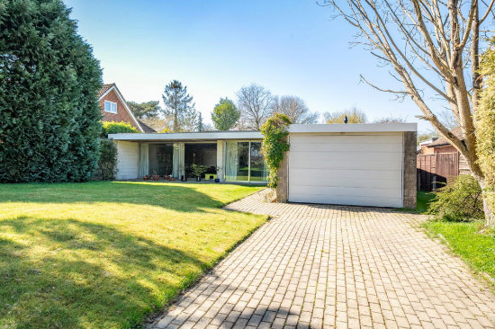1970s modern house in Basingstoke, Hampshire