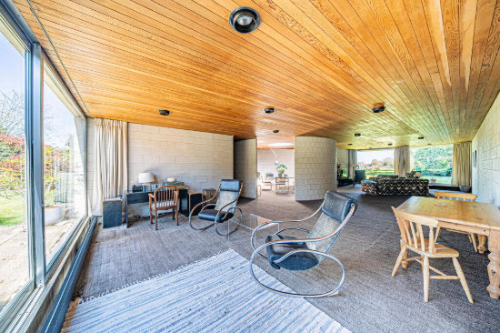 1970s modern house in Basingstoke, Hampshire