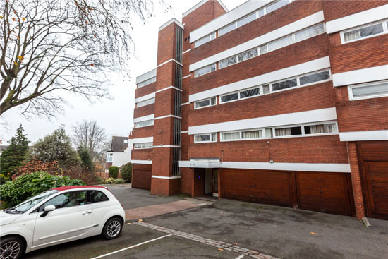 Apartment in 1960s Douglas Stephen and Partners-designed Southwood Park, Highgate, London N6