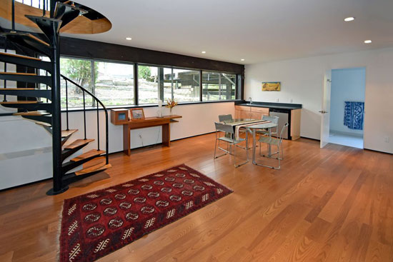 Hillside modernism: 1960s four-bedroom property in Cincinnati, Ohio, USA