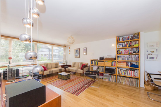 1960s modernist townhouse in London SE19