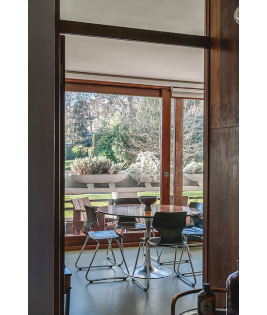 1960s apartment in Southwood Park, London N6