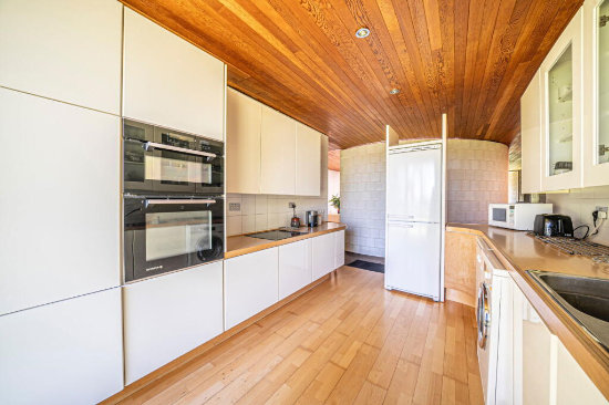 1970s modern house in Basingstoke, Hampshire