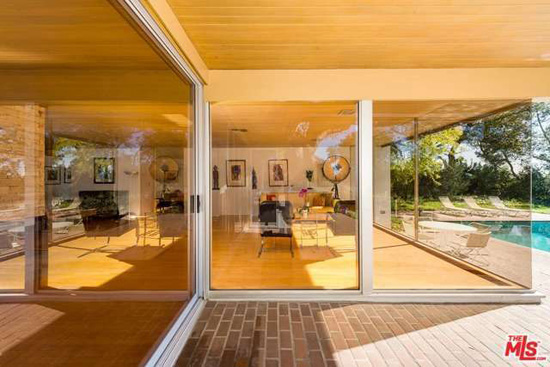Richard Neutra classic: The Schaarman House in Los Angeles, California, USA
