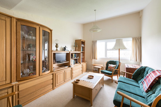 1960s Eric Lyons-designed Span House in New Ash Green, Kent