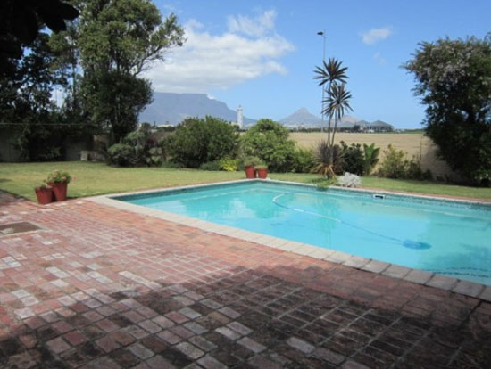sa5 1960s Revel Fox-designed three-bedroom house in Milnerton, near Cape Town, South Africa