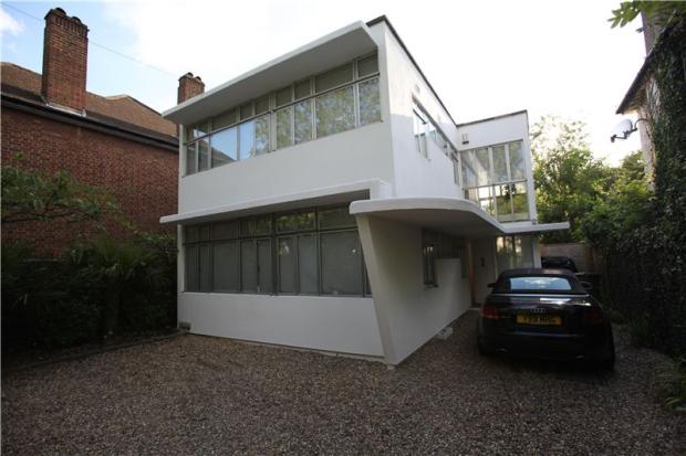 sal1 1930s Connell, Ward and Lucas-designed grade II-listed modernist house in Worcester Park, Kingston Upon Thames, Surrey