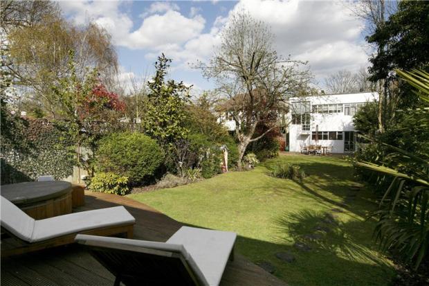 1930s Connell, Ward and Lucas-designed grade II-listed modernist house in Worcester Park, Kingston Upon Thames, Surrey