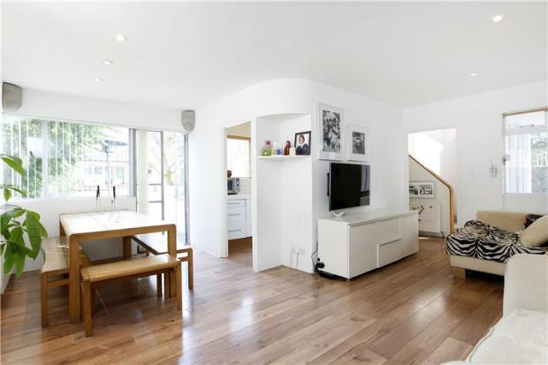 sal4 1930s Connell, Ward and Lucas-designed grade II-listed modernist house in Worcester Park, Kingston Upon Thames, Surrey