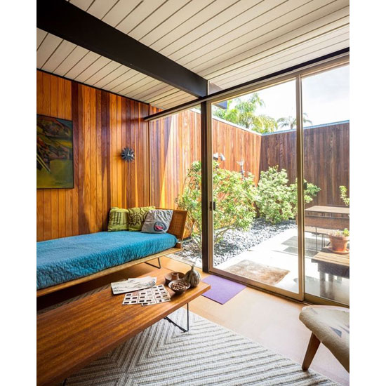 1950s midcentury modern: Craig Ellwood-designed Bobertz House in San Diego, California, USA (C) Darren Bradley