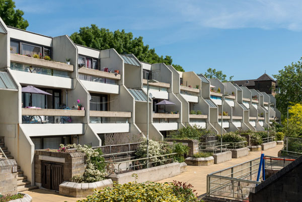 1970s Peter Tabori apartment on the Whittington Estate, London N19