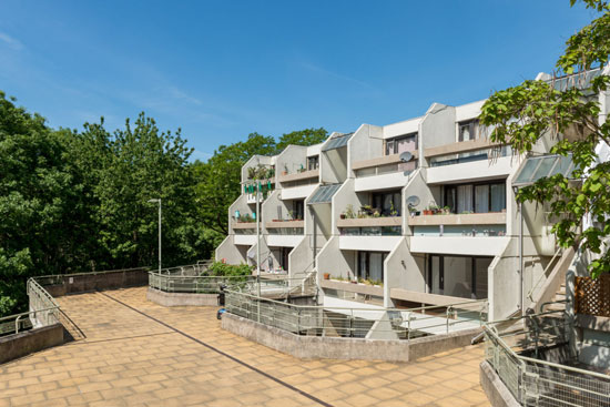 1970s Peter Tabori apartment on the Whittington Estate, London N19