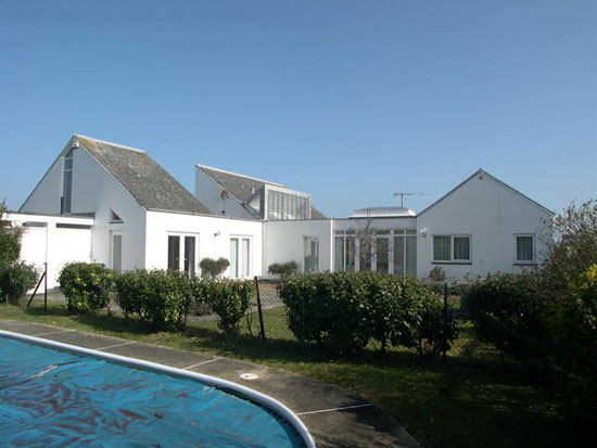 On the market: Lighthouse 1960s architect-designed five-bedroom property in Sandwich Bay, Kent