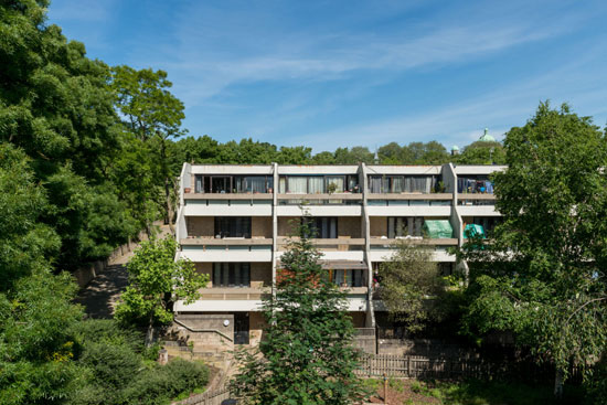 1970s Peter Tabori apartment on the Whittington Estate, London N19