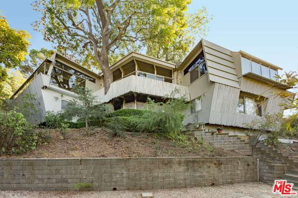 Historic midcentury: 1940s Rudolph Schindler-designed Kallis-Sharlin Residence in Hollywood Hills West, Los Angeles, California, USA