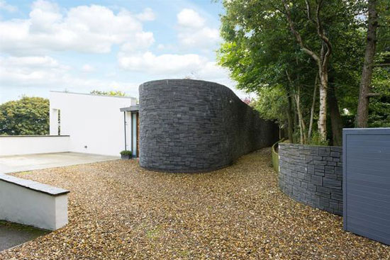 High Close contemporary modernist property in Scarborough, North Yorkshire