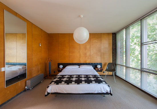 se5 1960s Royston Summers-designed modernist property in North Several, Blackheath, London SE3