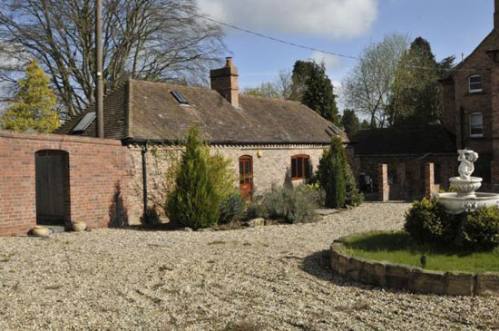 sh5 Late Victorian nine-bedroom house in Oldbury, Bridgnorth, Shropshire