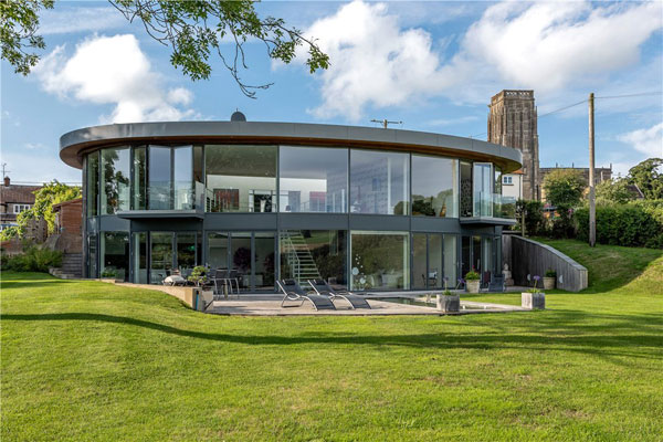 Circular modern house in Batcombe, Somerset