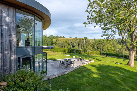 Circular modern house in Batcombe, Somerset