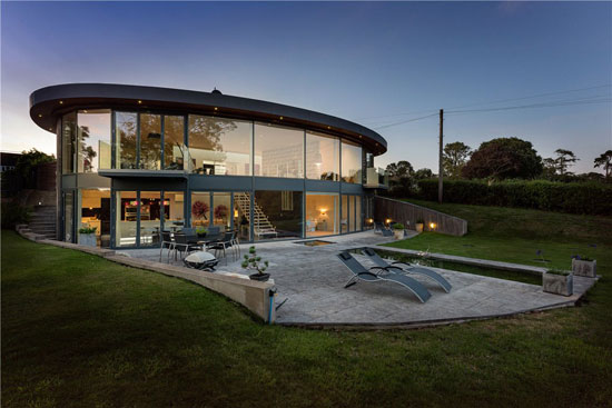 Circular modern house in Batcombe, Somerset