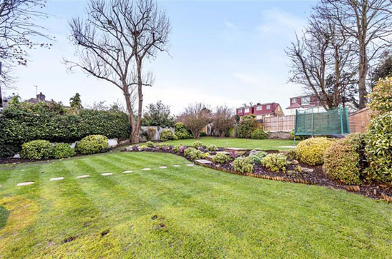 1930s art deco house in Southgate, London N14