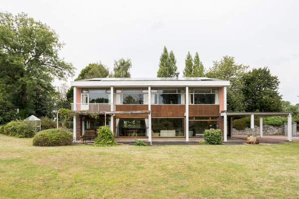 1950s Raymond Moxley modern house in Street, Somerset