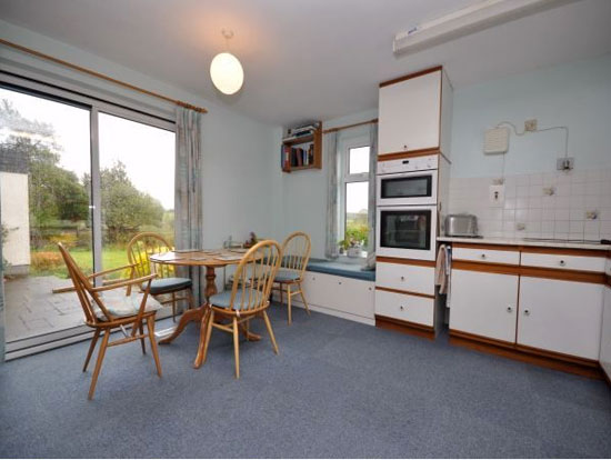 som3 1970s Kenneth Steel-designed midcentury-style house in Taunton, Somerset