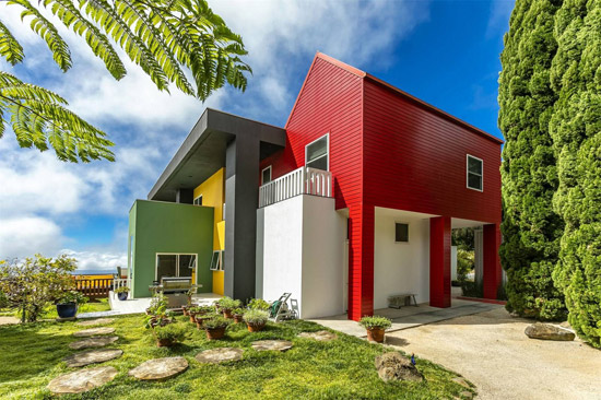 Ettore Sottsass-designed Casa Olabuenaga in Kula, Hawaii, USA