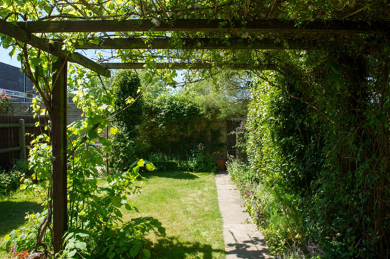 Span House: 1960s Eric Lyons-designed property in New Ash Green, Kent