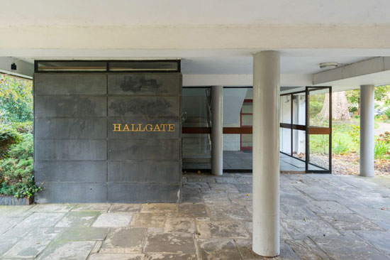 1950s Span house: Eric Lyons-designed apartment in Hallgate on the Cator Estate, Blackheath, London SE3