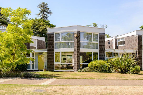 Span House for sale: 1960s modernist property on the Templemere Estate, Weybridge, Surrey