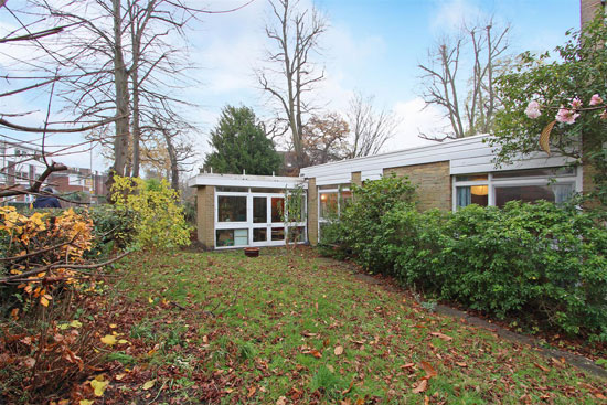 1960s Span House with artist’s studio in London SW19