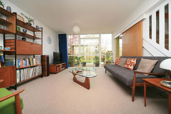span2 1960s Eric Lyons-designed three-bedroom Span house in New Ash Green, Kent