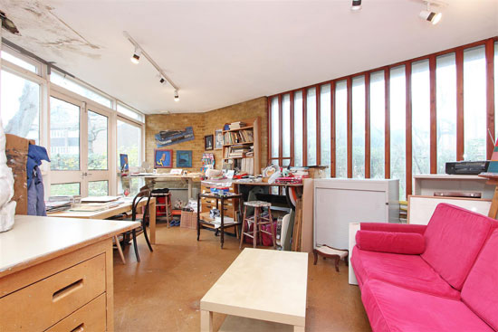 1960s Span House with artist’s studio in London SW19