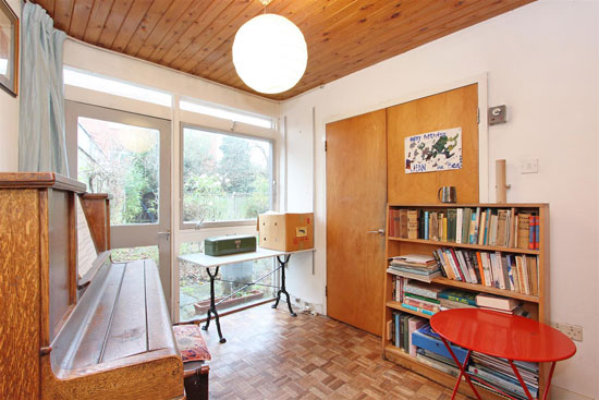 1960s Span House with artist’s studio in London SW19
