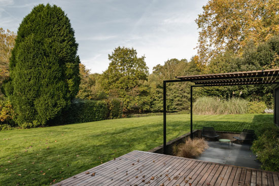 1950s modern house in Stoke Poges, Buckinghamshire