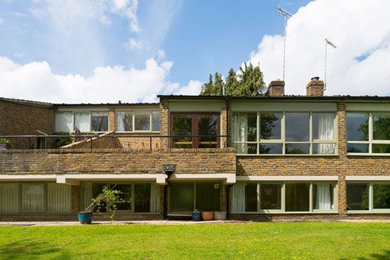 1970s Oxford Architects Partnership-designed midcentury property in Cleave Court, Streatley-on-Thames, Berkshire