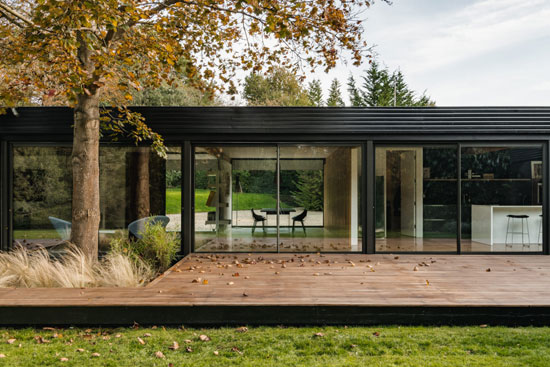 1950s modern house in Stoke Poges, Buckinghamshire