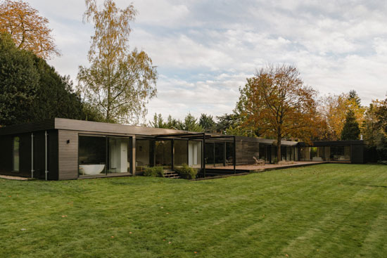 1950s modern house in Stoke Poges, Buckinghamshire