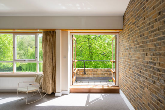 1970s Oxford Architects Partnership-designed midcentury property in Cleave Court, Streatley-on-Thames, Berkshire