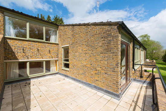 1970s Oxford Architects Partnership-designed midcentury property in Cleave Court, Streatley-on-Thames, Berkshire
