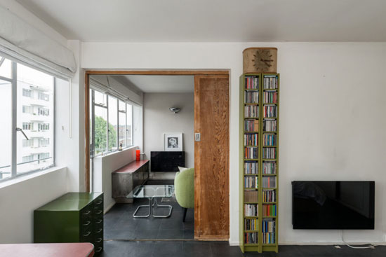 Apartment in Frederick Gibberd’s 1930s modernist Pullman Court in Streatham Hill, London SW2