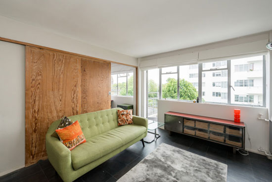 Apartment in Frederick Gibberd’s 1930s modernist Pullman Court in Streatham Hill, London SW2