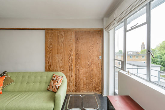 Apartment in Frederick Gibberd’s 1930s modernist Pullman Court in Streatham Hill, London SW2