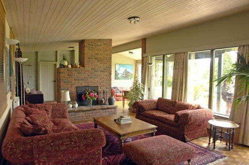 stow2 1960s five-bedroomed Heron Hill bungalow in Stowmarket, Suffolk