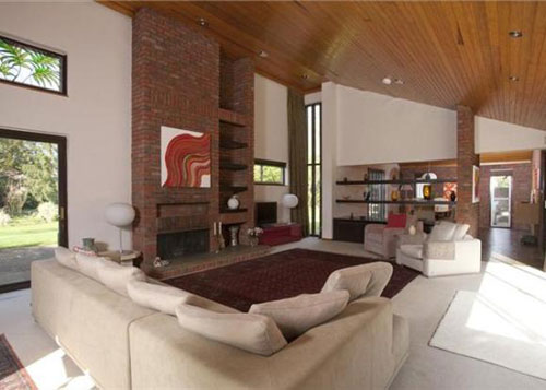strat2 1980s modernist five-bedroomed house in Alveston, Stratford-upon-Avon, Warwickshire