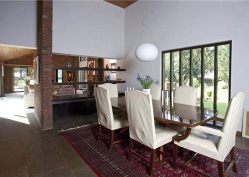 strat3 1980s modernist five-bedroomed house in Alveston, Stratford-upon-Avon, Warwickshire