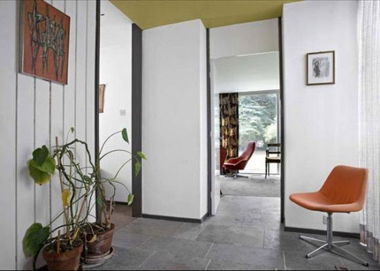 strat3 1960s architect-designed single-story property in Alveston, Stratford-upon-Avon, Warwickshire